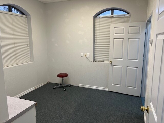 More Photos Of 3106 S W S Young Dr, Killeen Medical For Lease