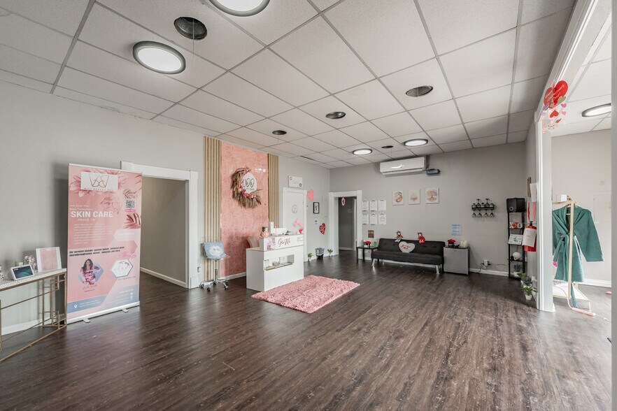 More Photos Of 7235 Glenview Dr, Richland Hills Office For Sale