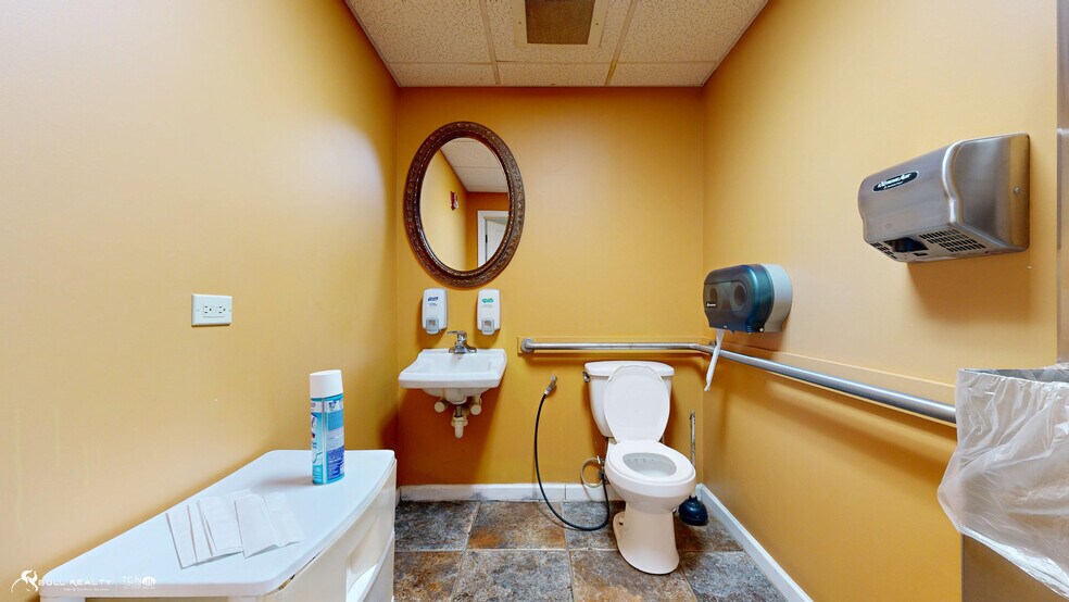 More Photos Of 1686 Roswell Rd, Marietta Office Residential For Sale