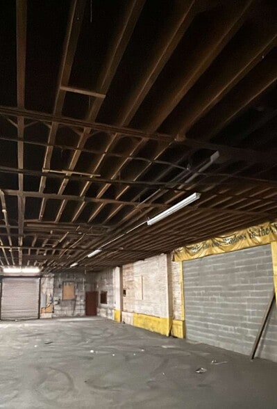 More Photos Of 8-12 Preston Ct, Brooklyn Warehouse For Lease