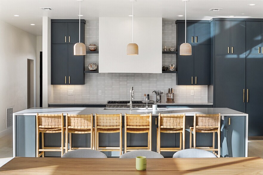 More Photos Of 444 Klein Rd, Stonewall Flex For Sale