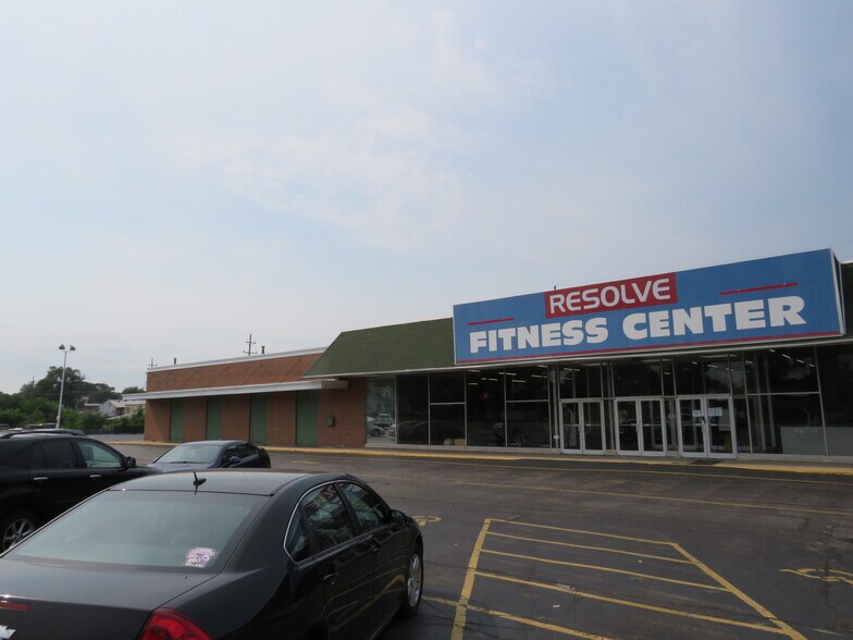 More Photos Of 110 E Waverly St, Morris Unknown For Lease