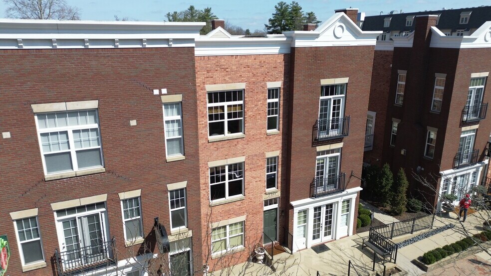 More Photos Of 240 Main St W, Carmel Storefront Retail Residential For Sale