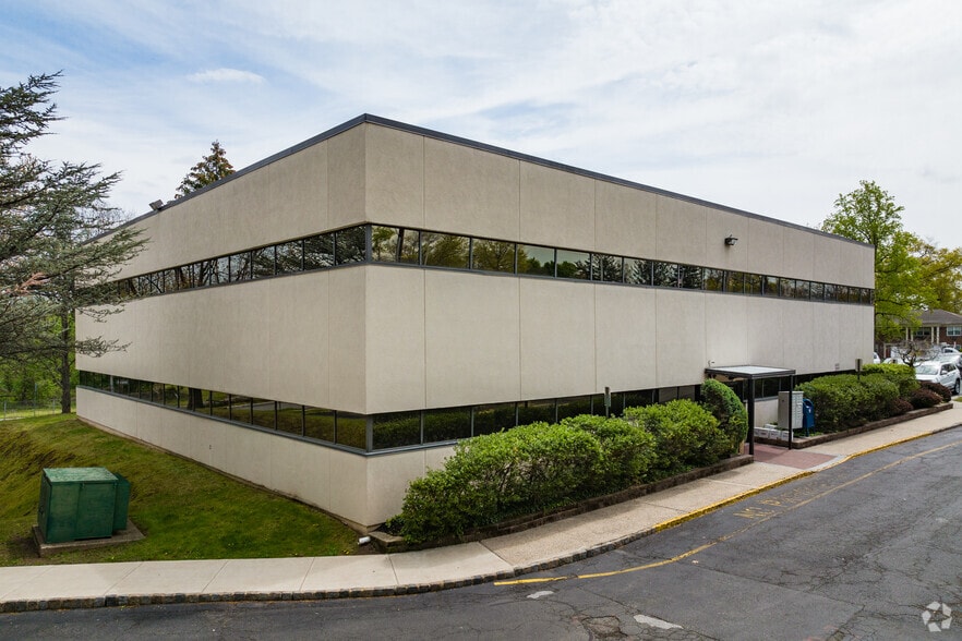 81 Northfield Ave, West Orange, NJ 07052 Medical Office For Lease