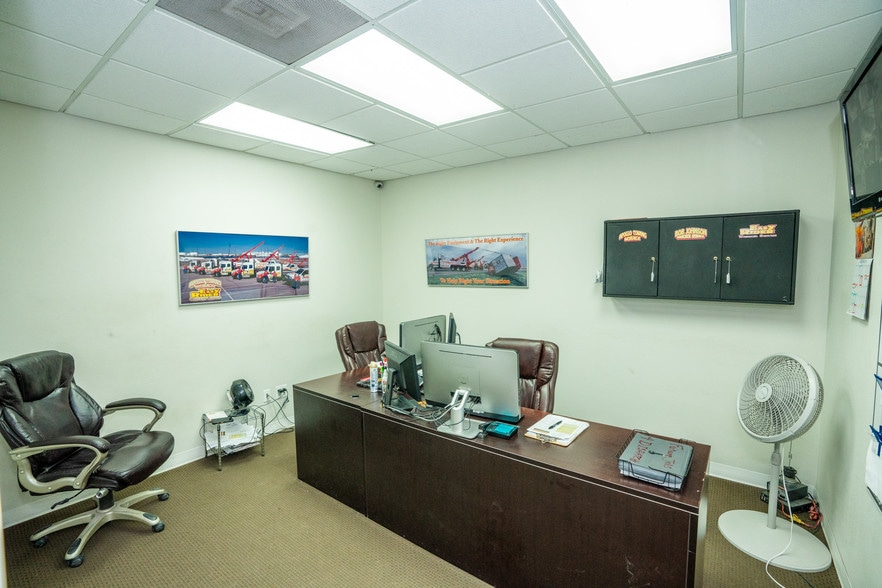 More Photos Of 6342 Harwick Dr, Corpus Christi Service For Lease