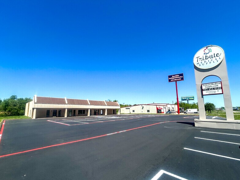 More Photos Of 1118 Interstate Highway 30, Greenville Storefront Retail Office For Lease