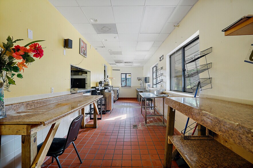 More Photos Of 2535 Main St, Leesburg Restaurant For Sale