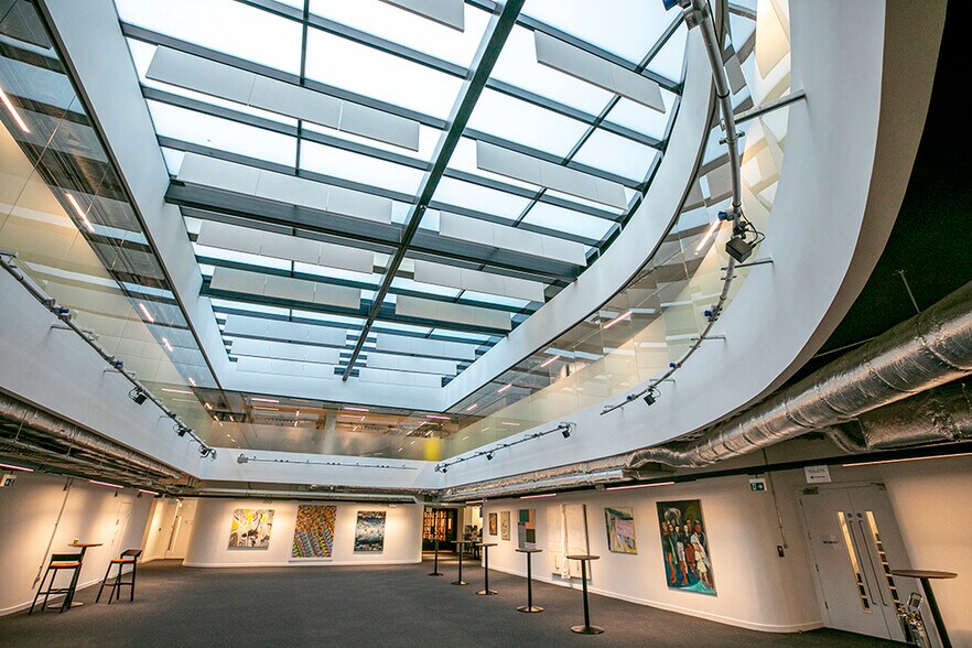 More Photos Of 101 Queen Caroline St, London Movie Radio TVStudio For Lease