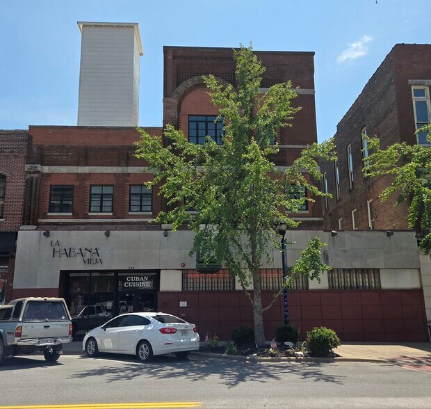 More Photos Of 220 E Commercial St, Springfield Office For Sale