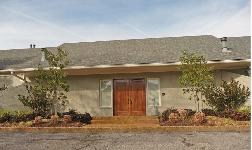 More Photos Of 641-651 Oakleaf Office Ln, Memphis Loft Creative Space For Sale