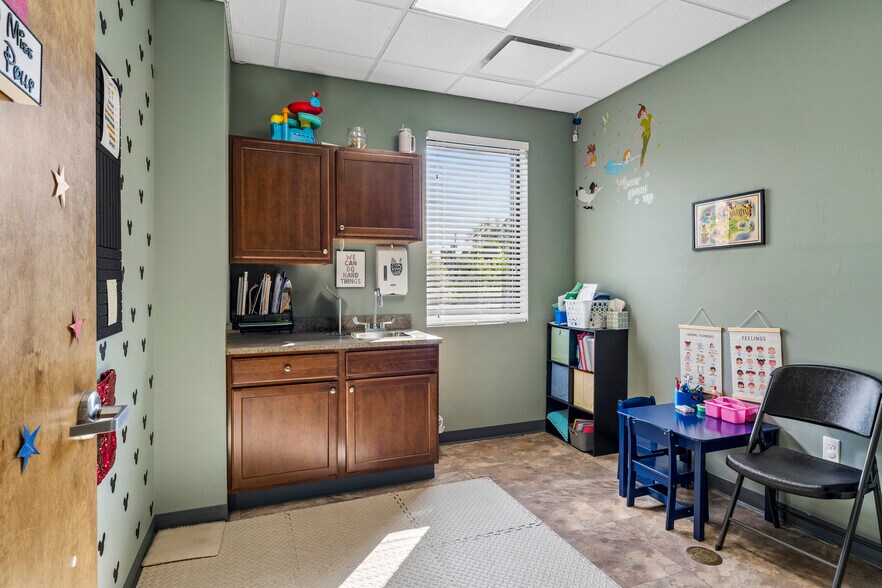More Photos Of 26208 Lee Hwy, Abingdon Medical For Lease