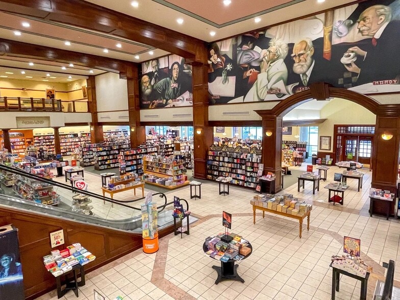 More Photos Of 2590 Citiplace Ct, Baton Rouge Freestanding For Lease