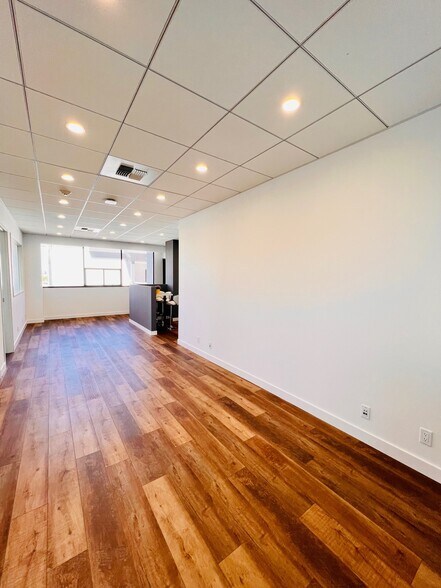 More Photos Of 11965 Venice Blvd, Los Angeles Loft Creative Space For Lease