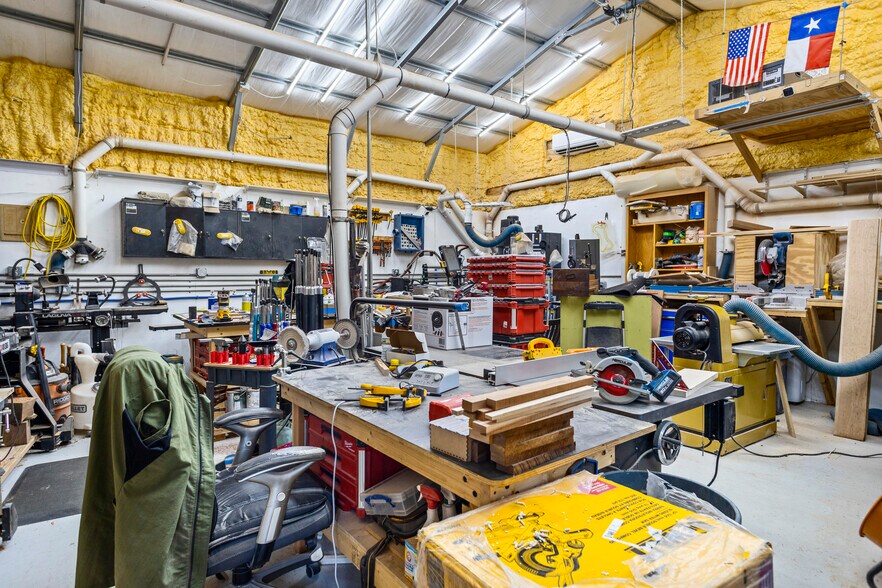 More Photos Of 877 Interstate 45 S, Huntsville Specialty For Sale