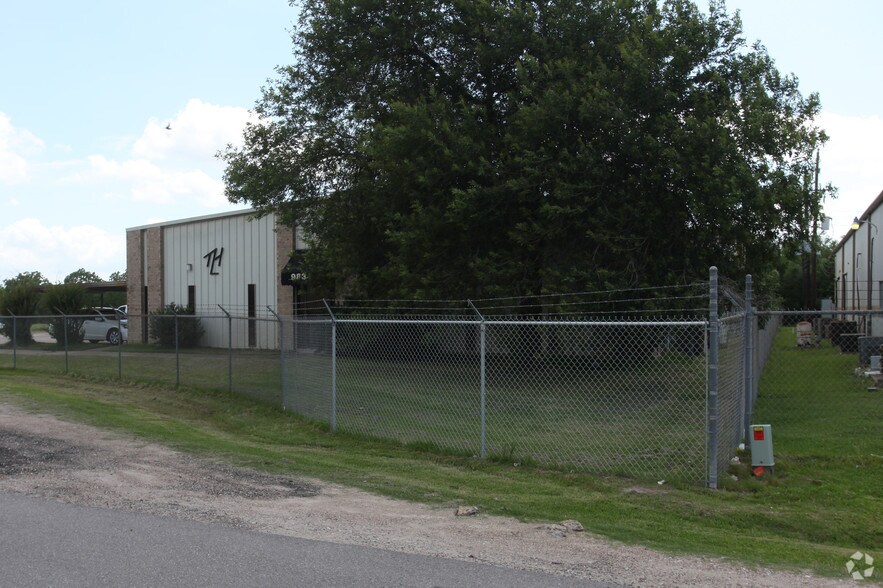 9834 Windmill Park Ln, Houston, TX 77064 Industrial For Lease