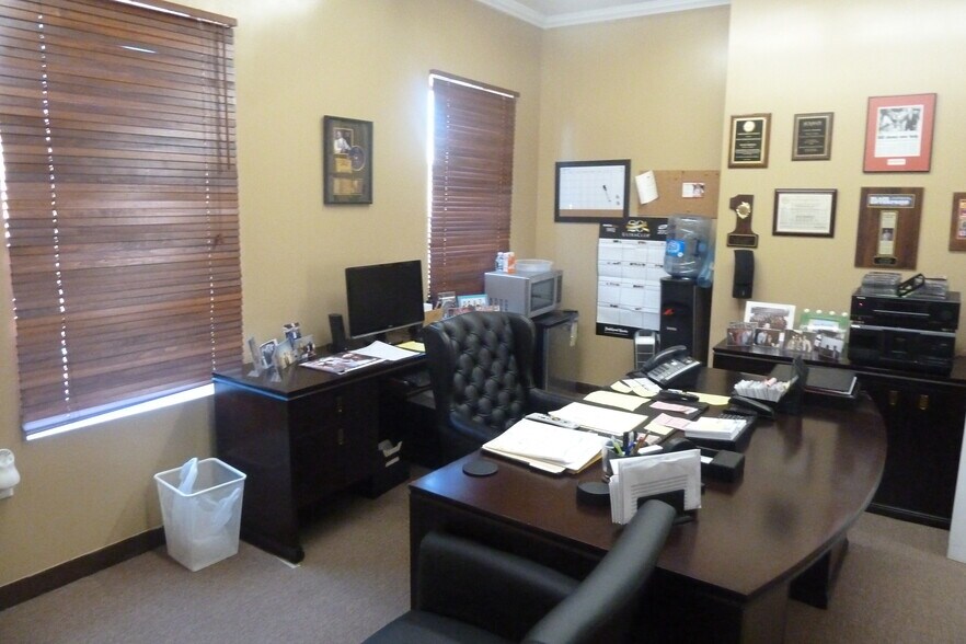 More Photos Of 2275 3rd Ave, New York Storefront Retail Office For Lease