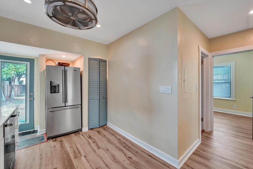 More Photos Of 301 SW 9th St, Fort Lauderdale Apartments For Sale