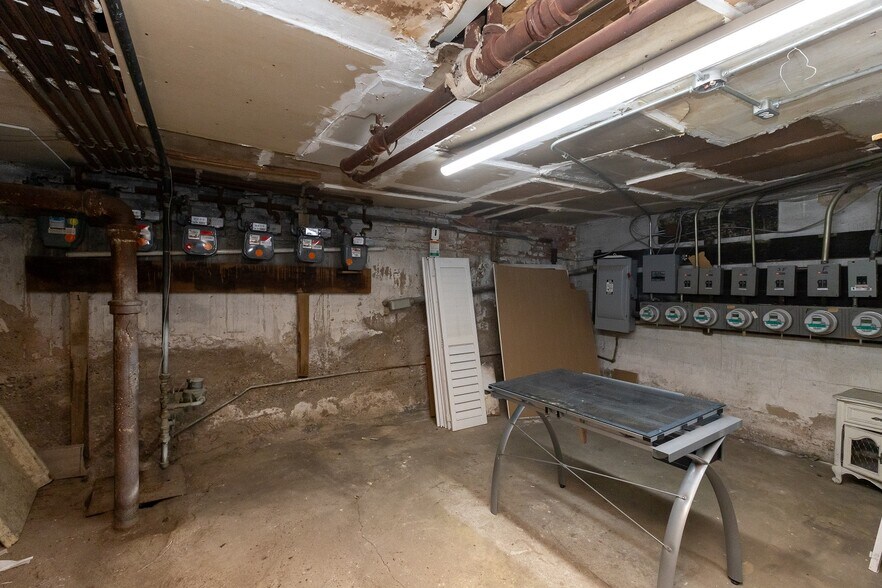 More Photos Of 3545 Crescent St, Astoria Apartments For Sale