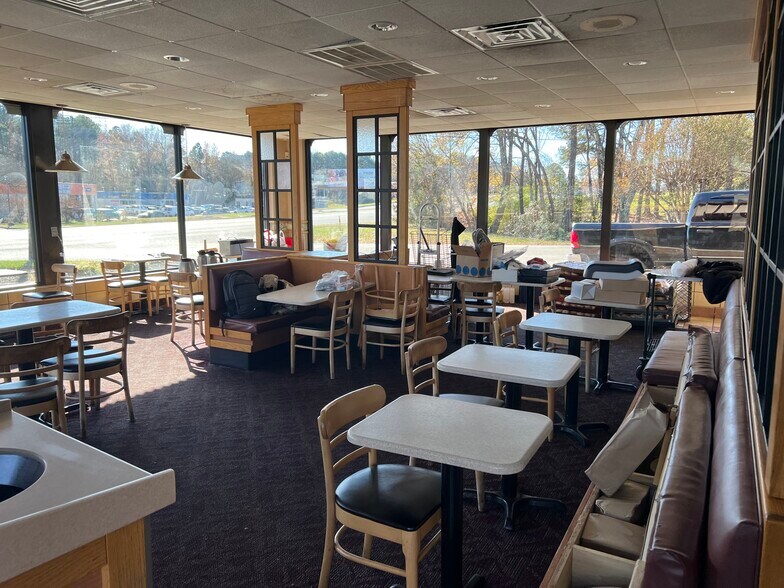 More Photos Of 6824 Hull Street Rd, Richmond Fast Food For Lease