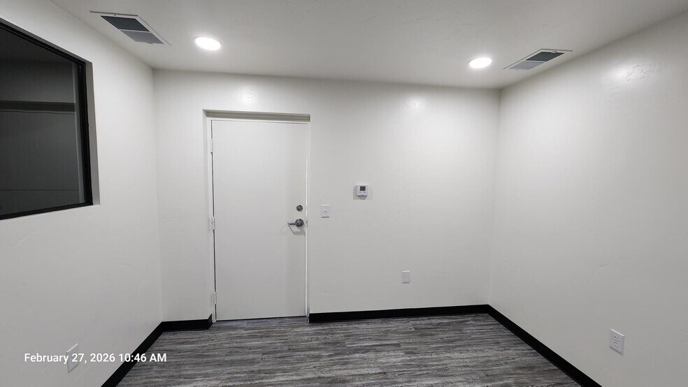 More Photos Of 1119-1121 Brookhaven Dr, Clovis Warehouse For Lease