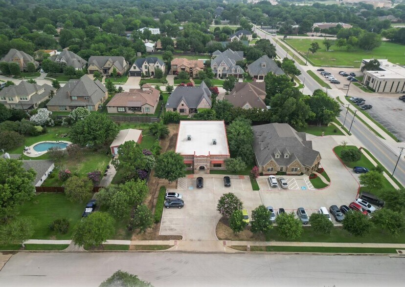 More Photos Of 820 Central Dr, Colleyville Office For Sale