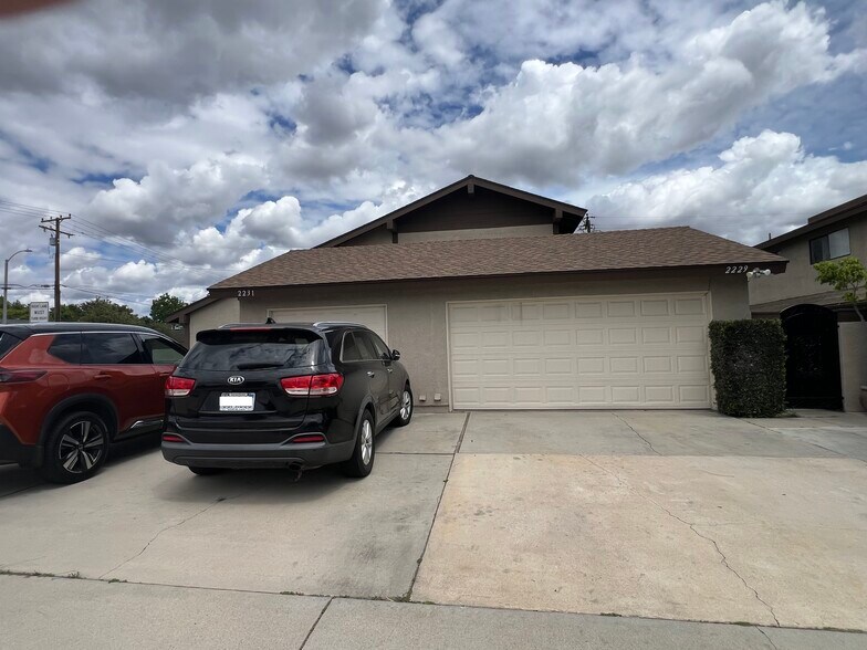 More Photos Of 2229 Ponderosa St, Santa Ana Apartments For Sale