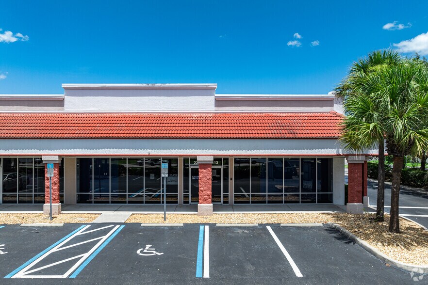 More Photos Of 2251 Pine Ridge Rd, Naples Unknown For Lease