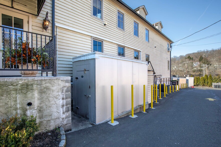 More Photos Of 1 Mill St, Bernardsville Restaurant For Sale