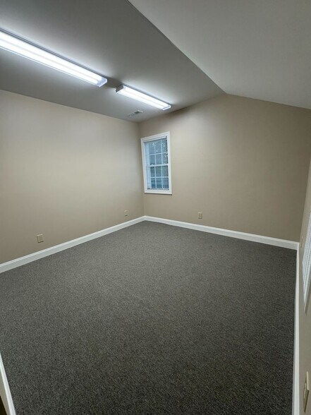 More Photos Of 1369 W Andrew Johnson Hwy, Morristown Medical For Lease