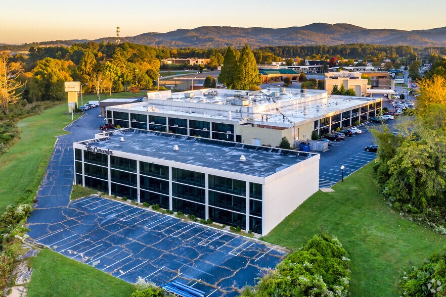 More Photos Of 201 Sugarloaf Rd, Hendersonville Hotel For Sale