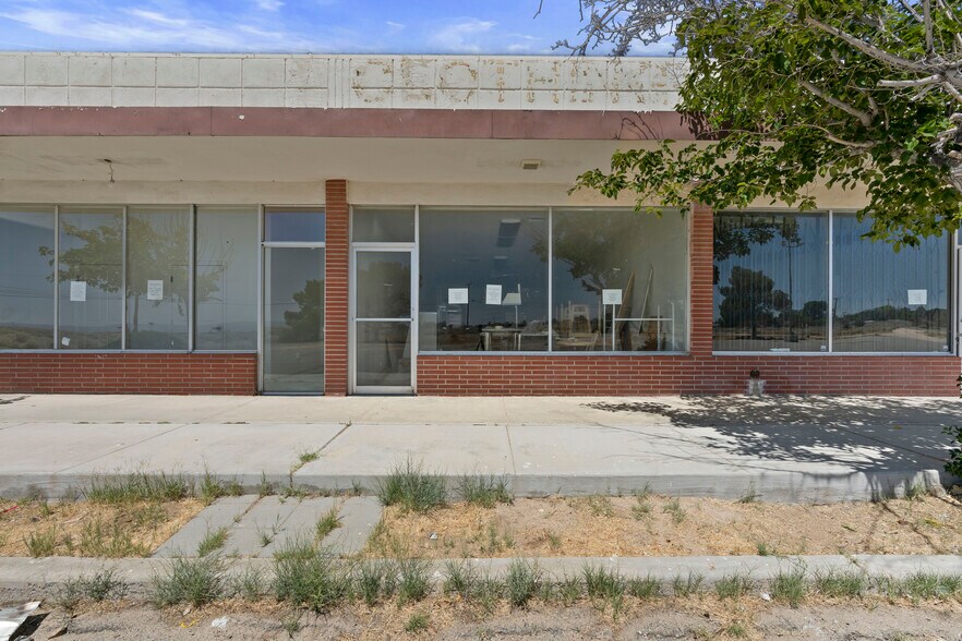 More Photos Of 13005-13015 Claymine Rd, Edwards Storefront Retail Office For Lease