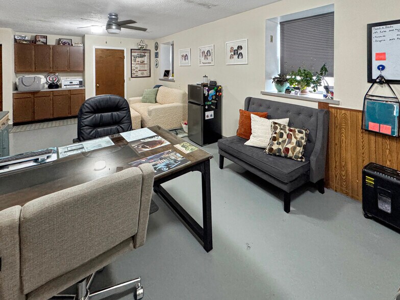 More Photos Of 1728 Sadler St, Sandusky Warehouse For Sale