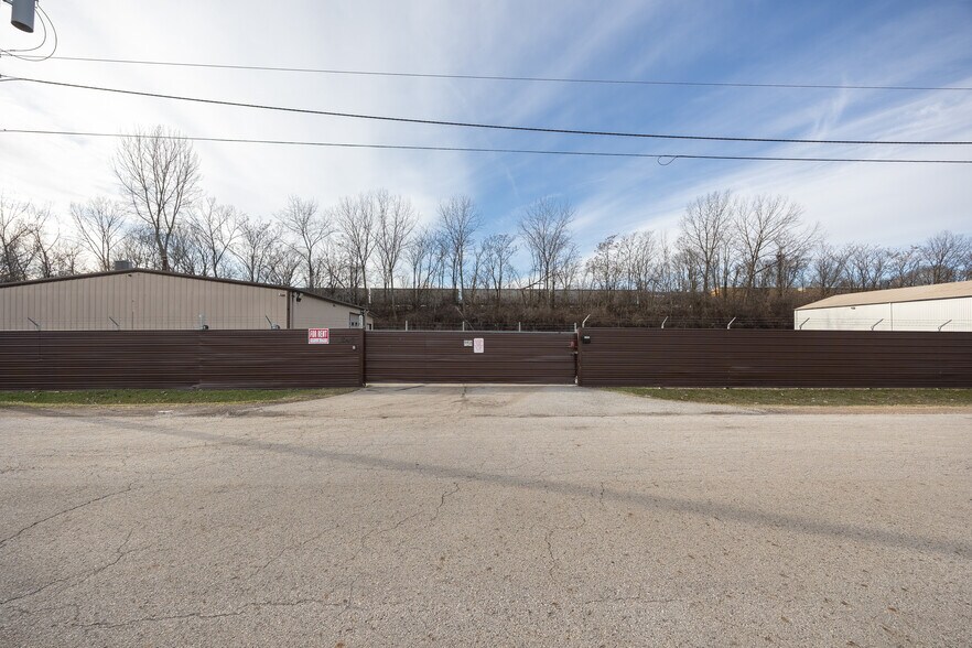 More Photos Of 1245 Memory Ln, Columbus Warehouse For Lease
