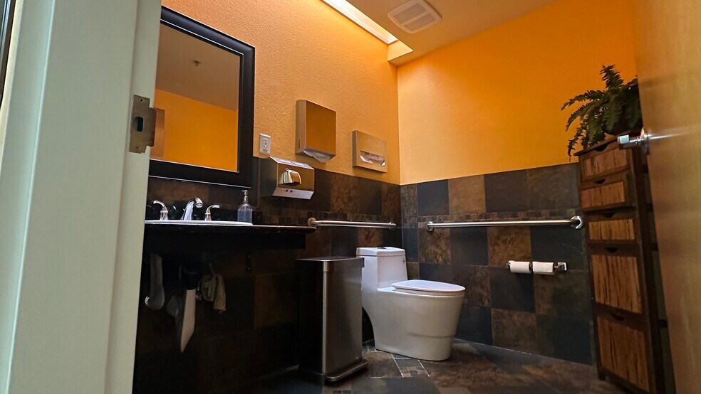 More Photos Of 2200 Ringwood Ave, San Jose Light Manufacturing For Sale