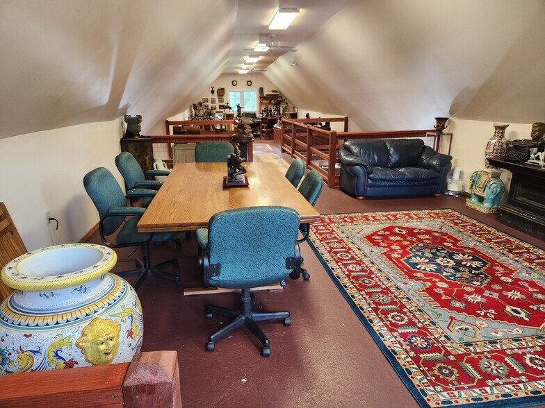 More Photos Of 16 Concord Hill Rd, Pittsfield Office For Sale