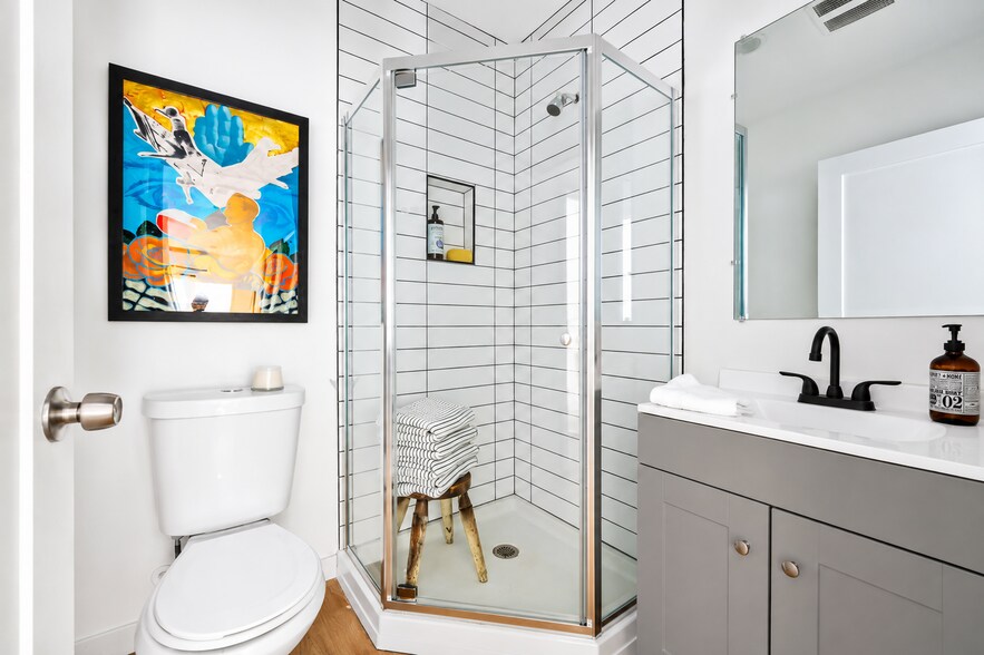 More Photos Of 2819 3rd Ave, Los Angeles Apartments For Sale