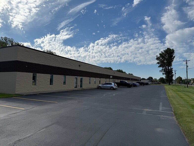 Primary Photo Of 9197-9261 NE Davenport St, Blaine Warehouse For Lease