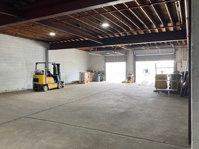 More Photos Of 410 8th St, Gloucester City Light Distribution For Sale