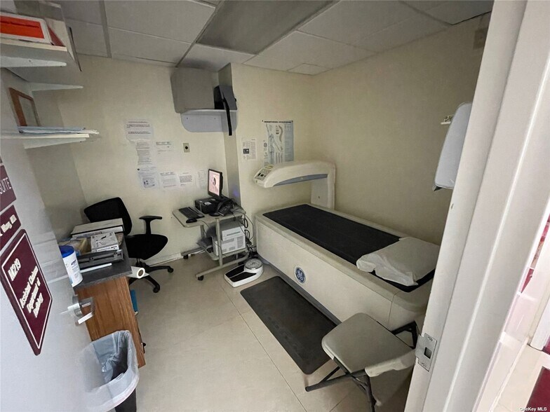 More Photos Of 11614 Myrtle Ave, Richmond Hill Medical For Sale