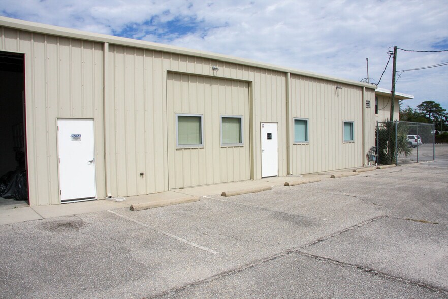 More Photos Of 1301 Government St, Pensacola Flex For Sale