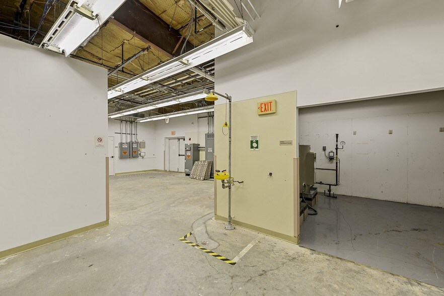 More Photos Of 4405 E Aloha Dr, Diamondhead Storefront Retail Office For Lease