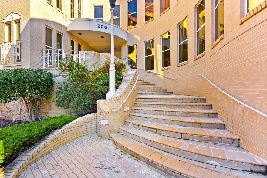 More Photos Of 200 Daingerfield Rd, Alexandria Loft Creative Space For Lease