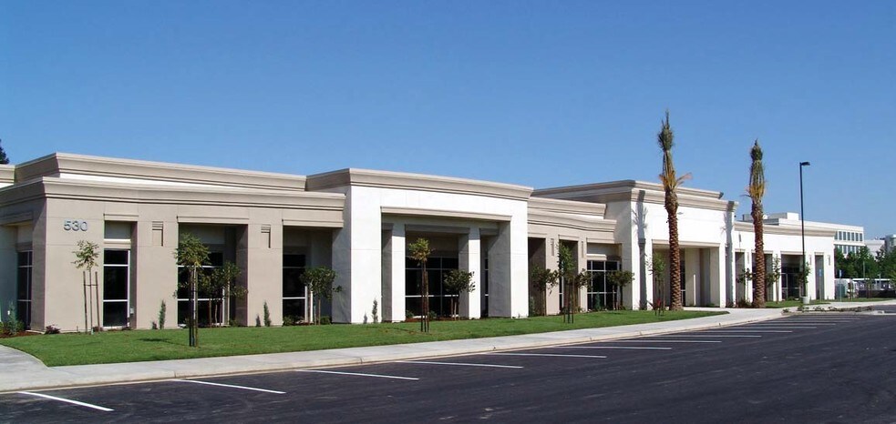 More Photos Of 530 E Herndon Ave, Fresno Office For Lease