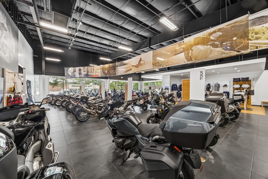 More Photos Of 198 Ed English Dr, Shenandoah General Retail For Sale