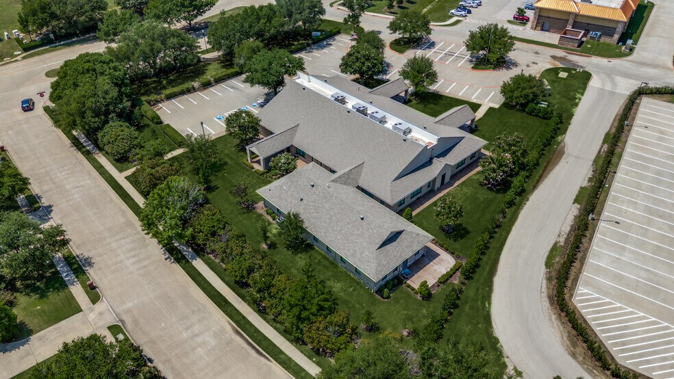 More Photos Of 6200 Stone Hill Farms Pky, Flower Mound Loft Creative Space For Sale