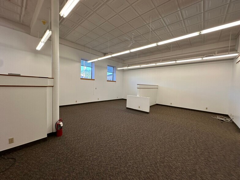 More Photos Of 127 S Knowles Ave, New Richmond Office For Lease