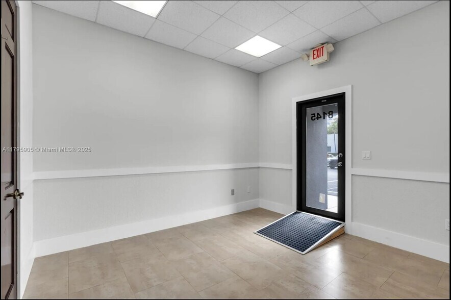 More Photos Of 8145 NW 33rd St, Doral Warehouse For Lease