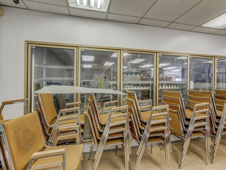 More Photos Of 1221 N 8th Ave, Stroud Convenience Store For Sale