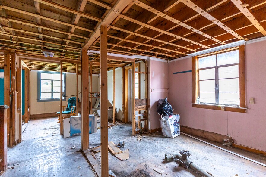 More Photos Of 23 E Main St, Hancock Restaurant For Sale