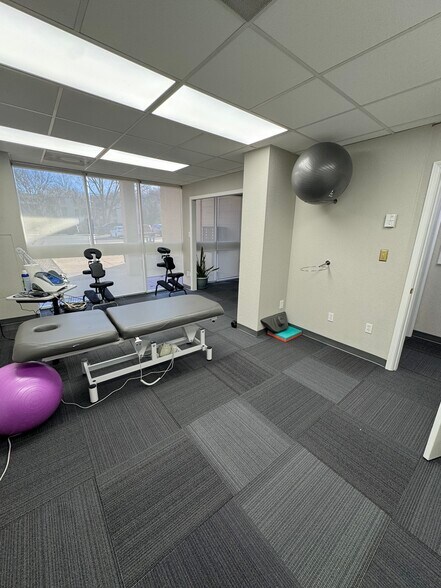 More Photos Of 6299 Nall Ave, Mission Office For Lease